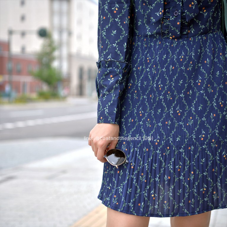Bow pleat dress