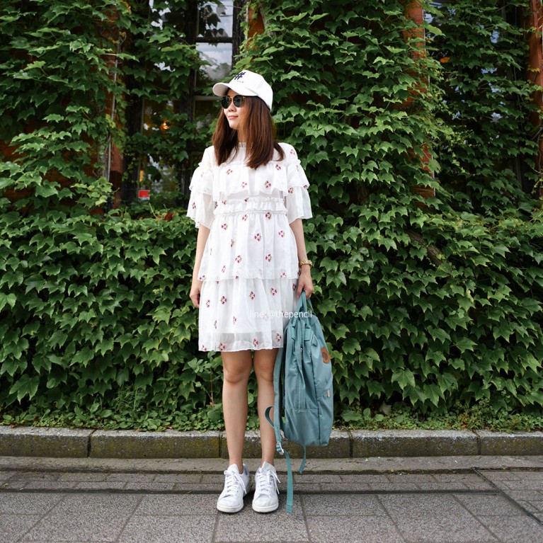 Blossom white dress