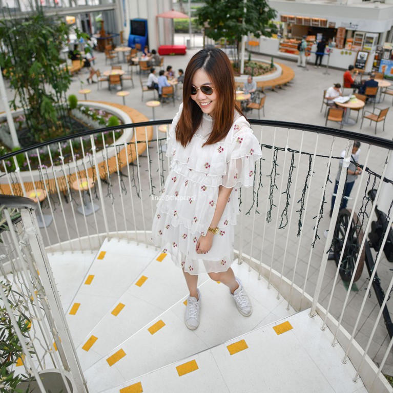 Blossom white dress