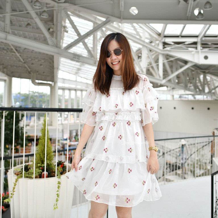 Blossom white dress