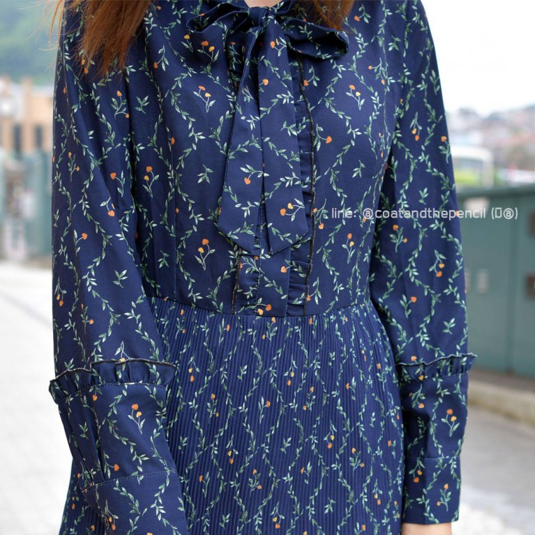 Bow pleat dress
