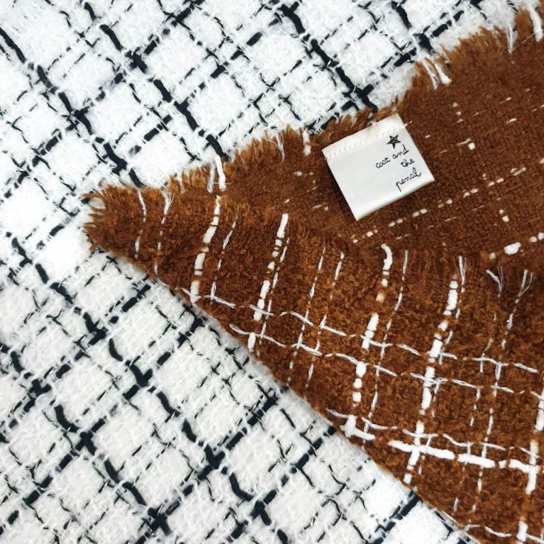 Tweed scarf