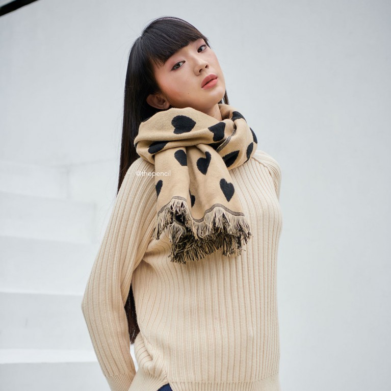 Two tone heart scarf