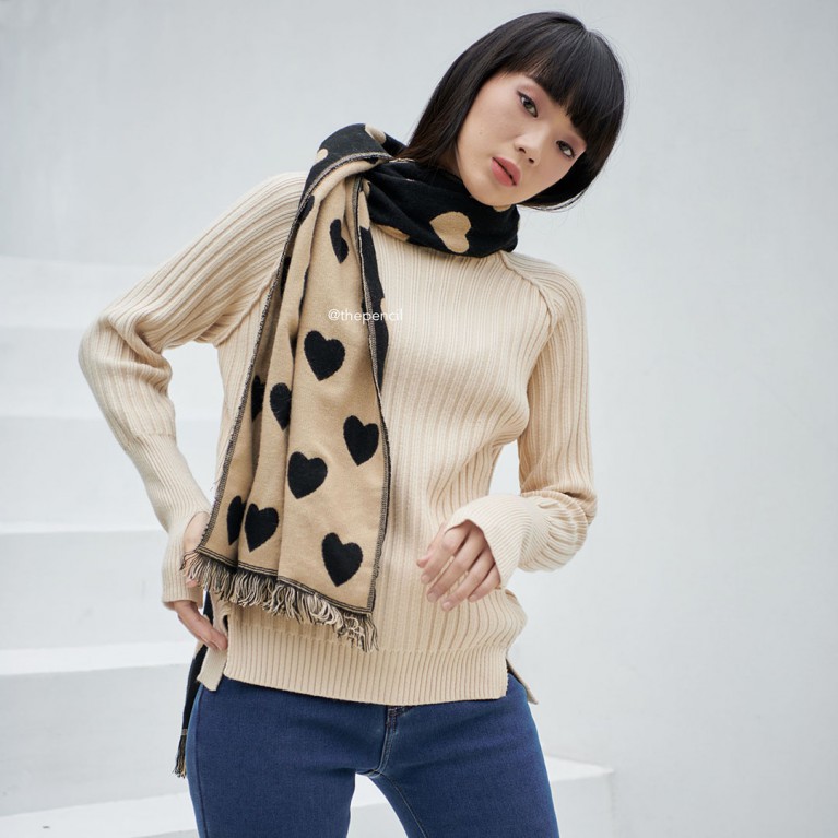 Two tone heart scarf